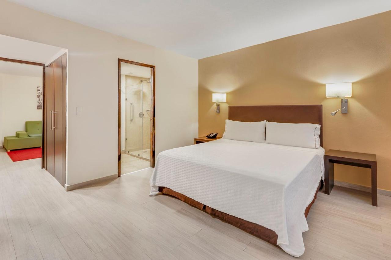 Fiesta Inn Guadalajara Expo Zapopan Extérieur photo