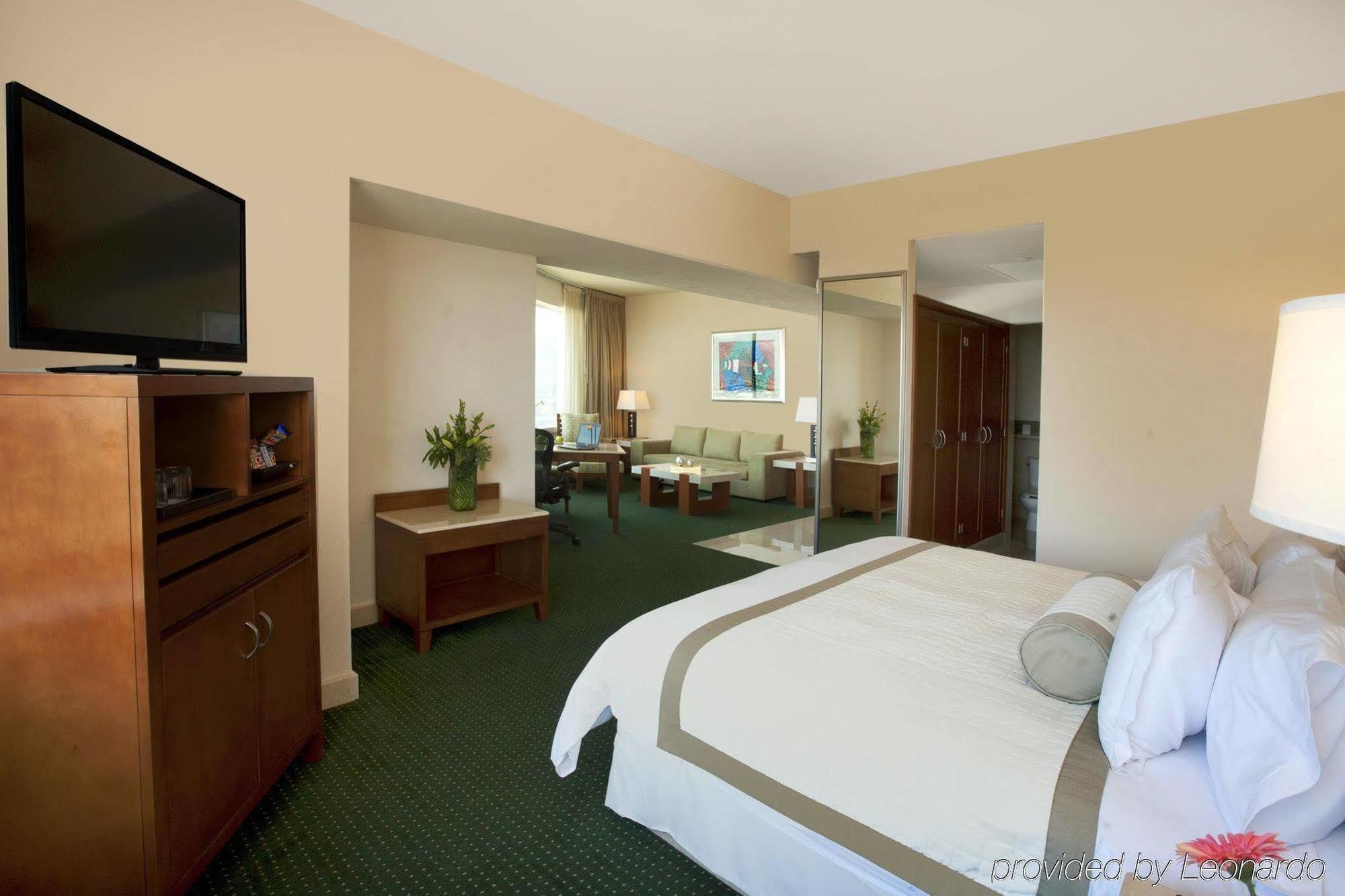 Fiesta Inn Guadalajara Expo Zapopan Extérieur photo